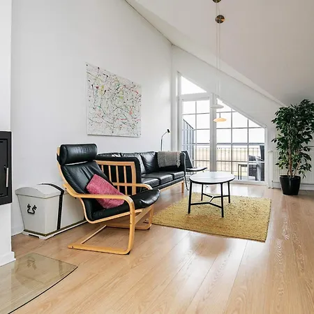 Apartamento 8 Person On A In *