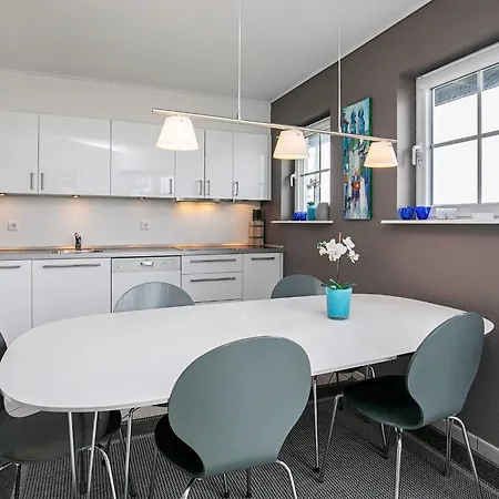 Apartamento 8 Person On A In