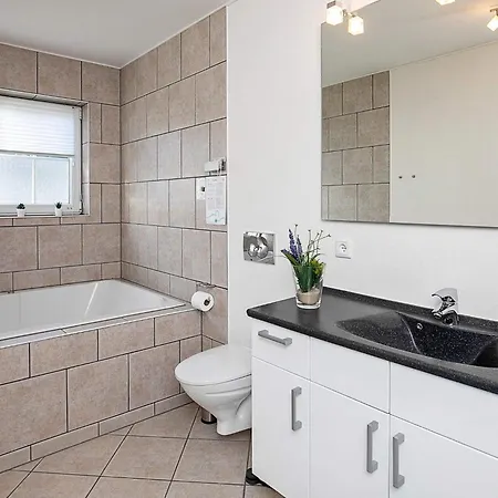 Apartamento 8 Person On A In *